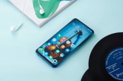 极点全面屏vivo Z5x颜值出众潮流外观领跑千元机